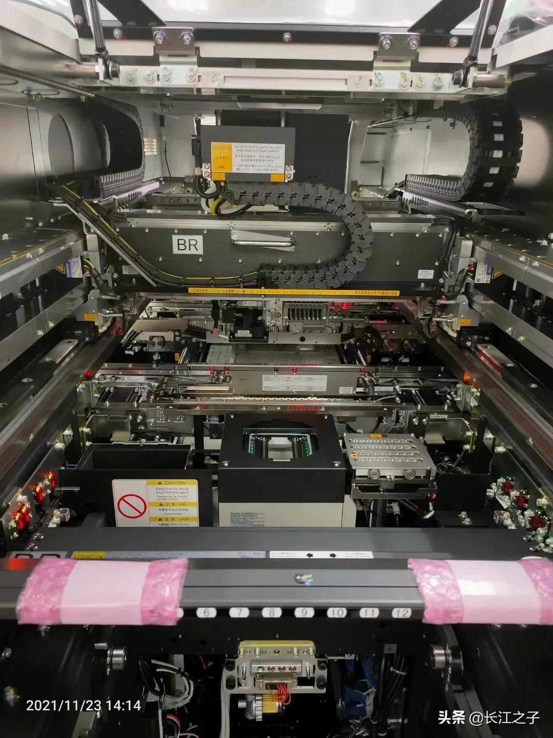 2000年前，一些有頭腦的香港平民，倒騰二手貼片機賺的盆滿缽滿