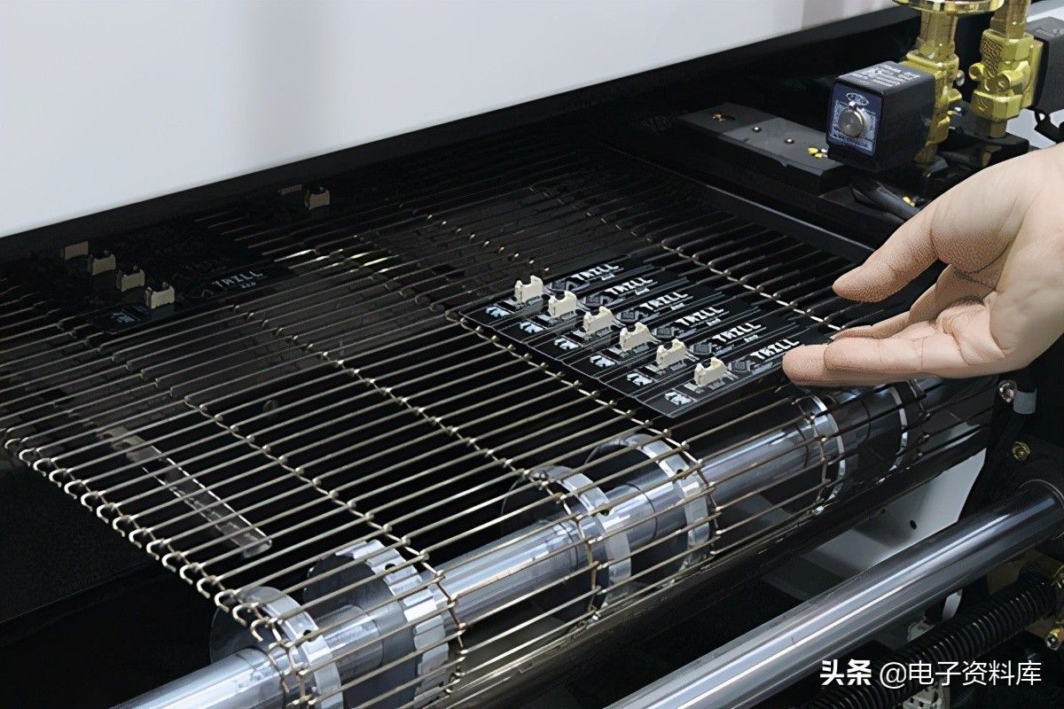 PCB組裝（PCBA）：4個步驟和所需的相關(guān)機(jī)器